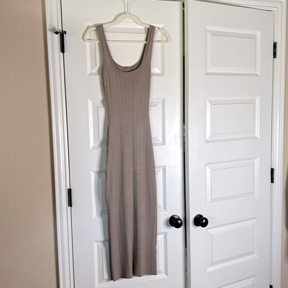 Dresses & Skirts - Bodycon style maxi dress knit ribbed tank style side slit stretchy